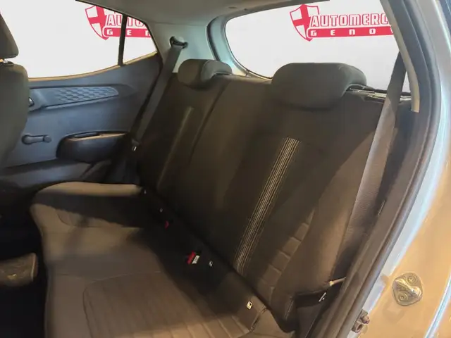 Hyundai i10 view 13