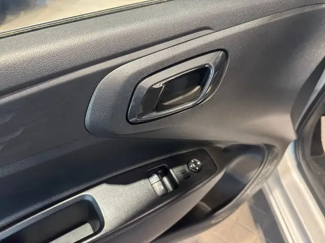 Hyundai i10 view 9