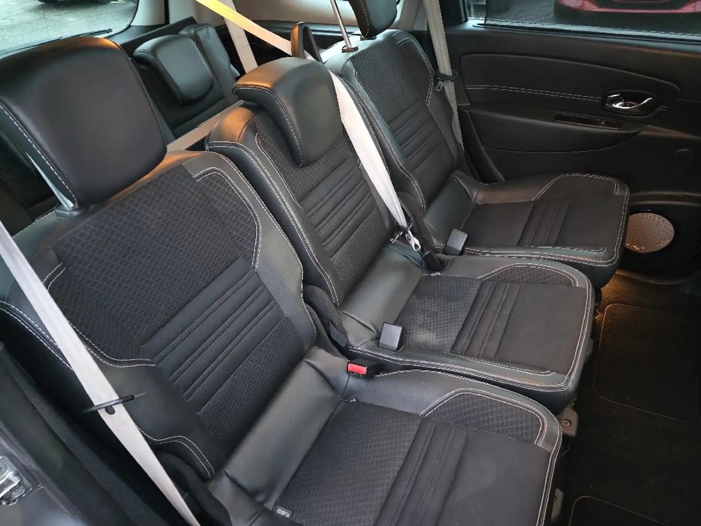 Renault Scenic 7places dCi 130cv Bose Edition - 2