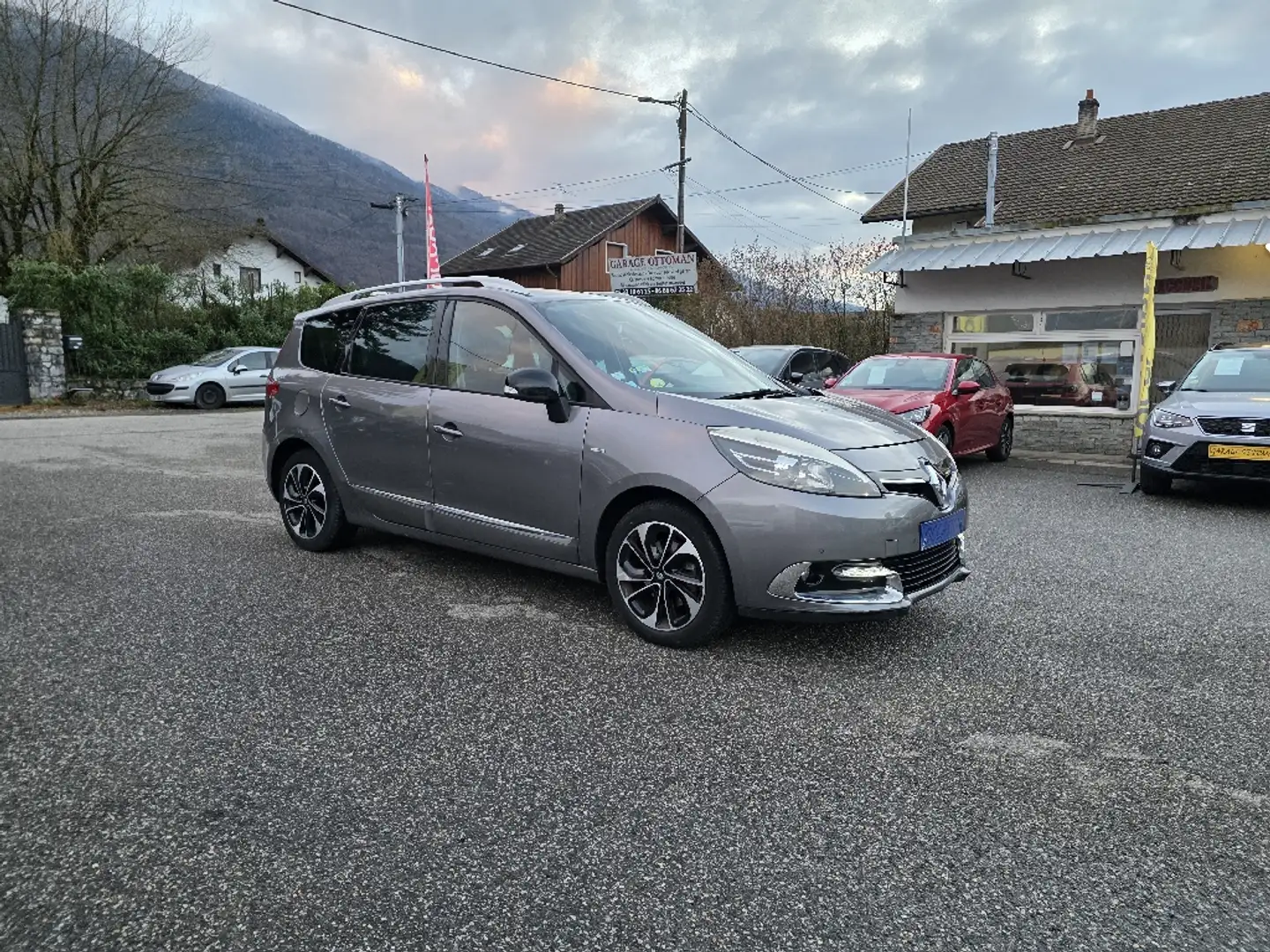 Renault Scenic 7places dCi 130cv Bose Edition - 1