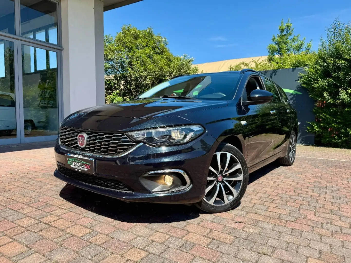 Fiat Tipo 1.6 mjt Lounge s&s 120cv Zwart - 1