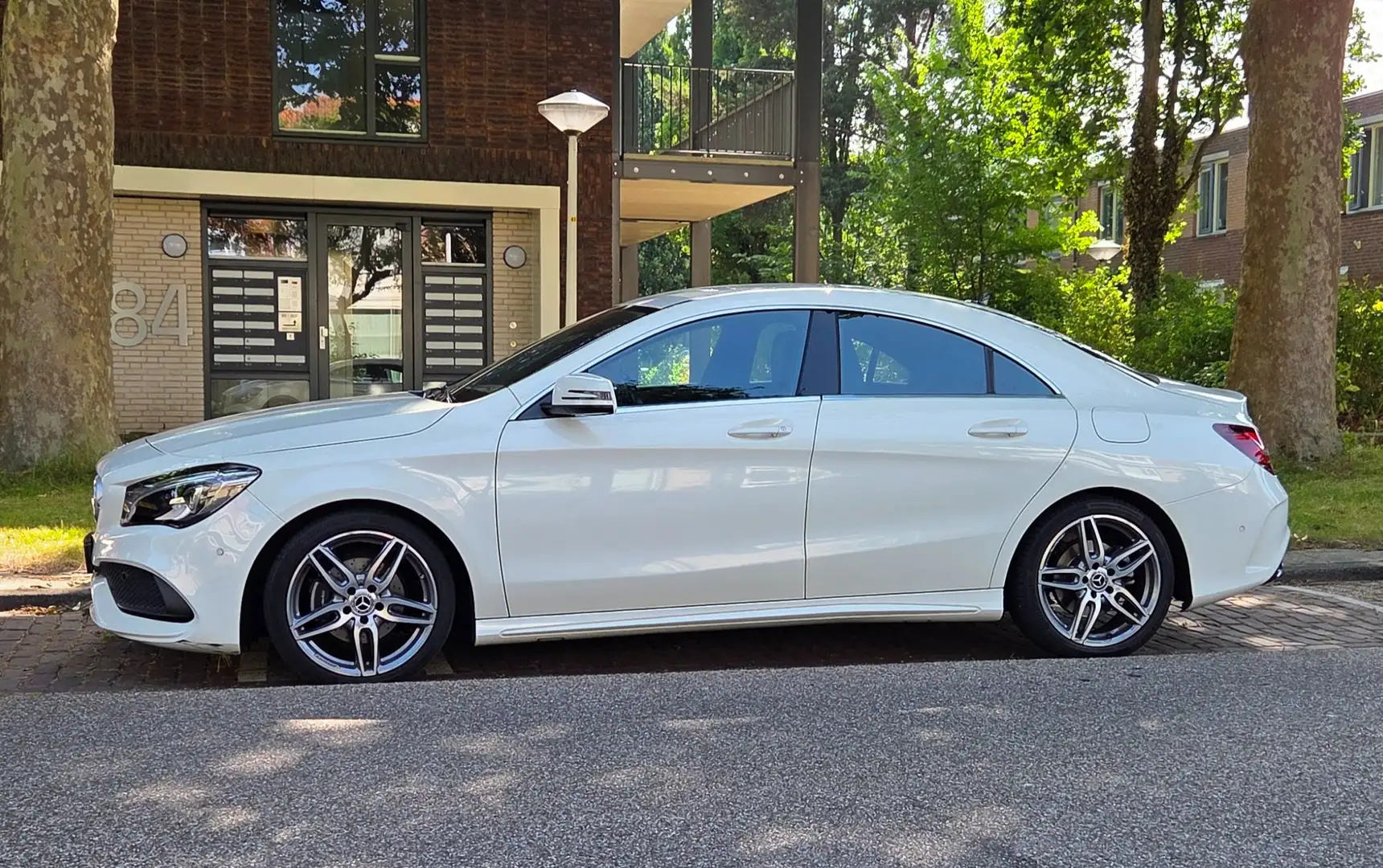 Mercedes-Benz CLA 180 CLA 180 Business Sol. AMG bijela - 1