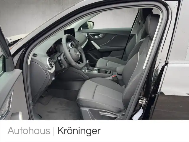 Audi Q2 view 7