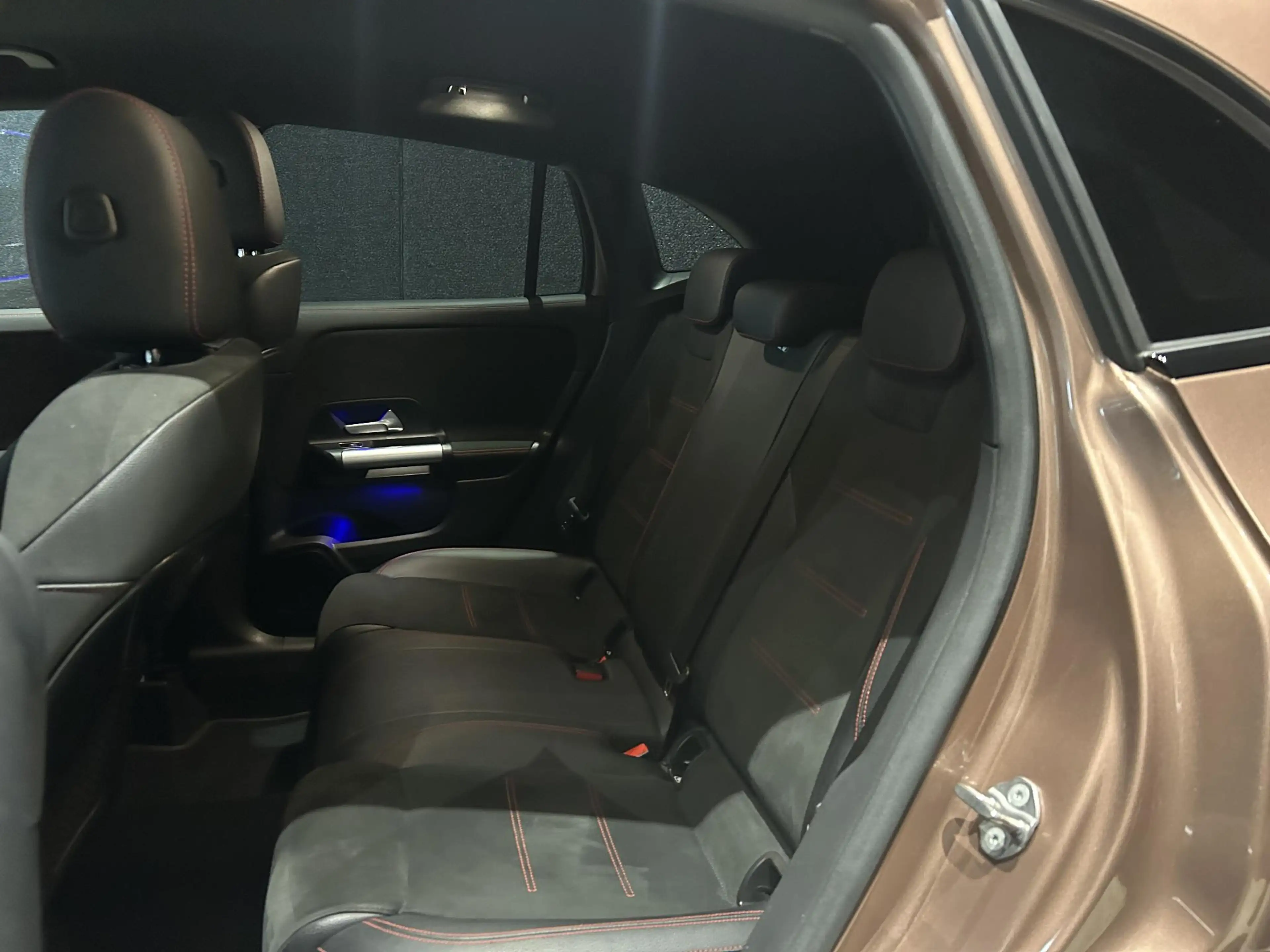 Mercedes-Benz GLA 250 GLA e AMG Line — photo 7