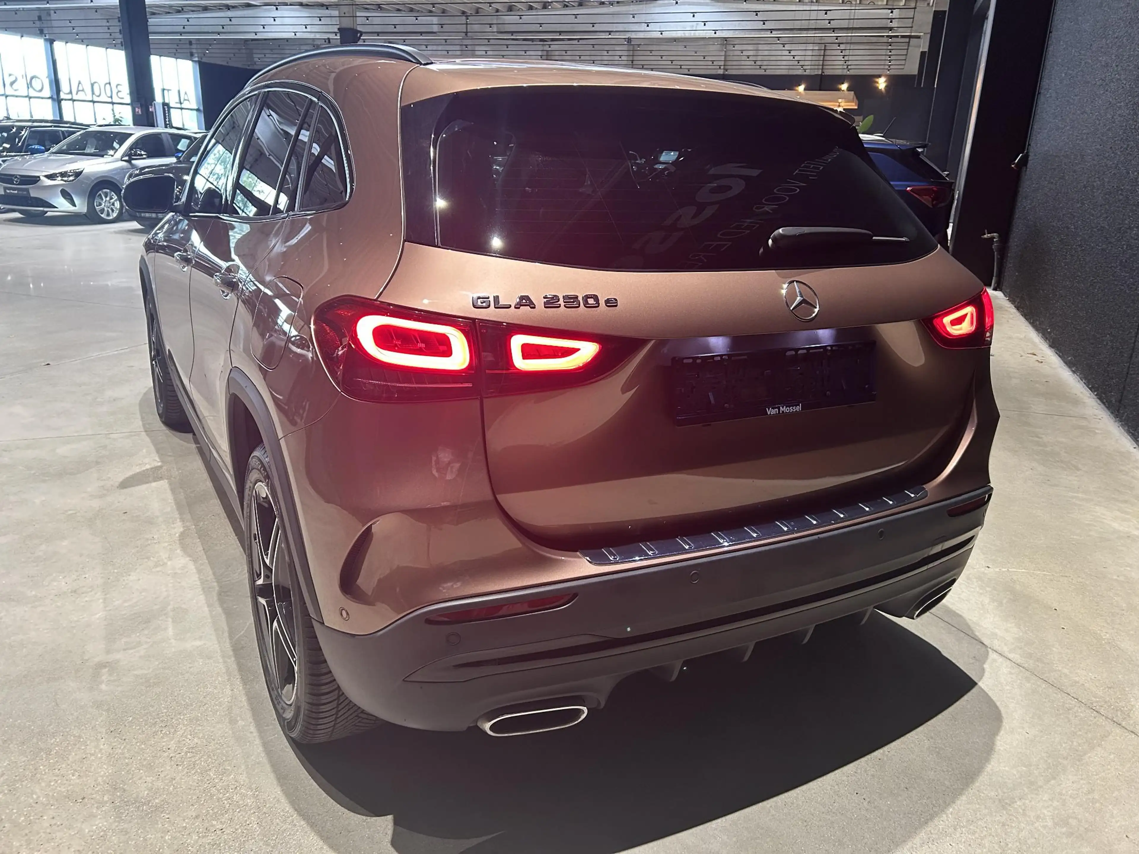 Mercedes-Benz GLA 250 GLA e AMG Line — photo 3