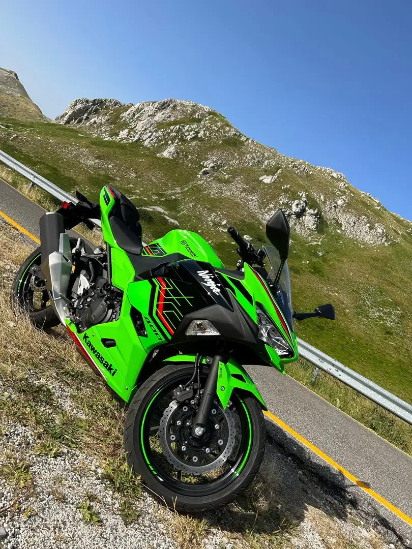 Kawasaki Ninja 400 sport zelena - 1