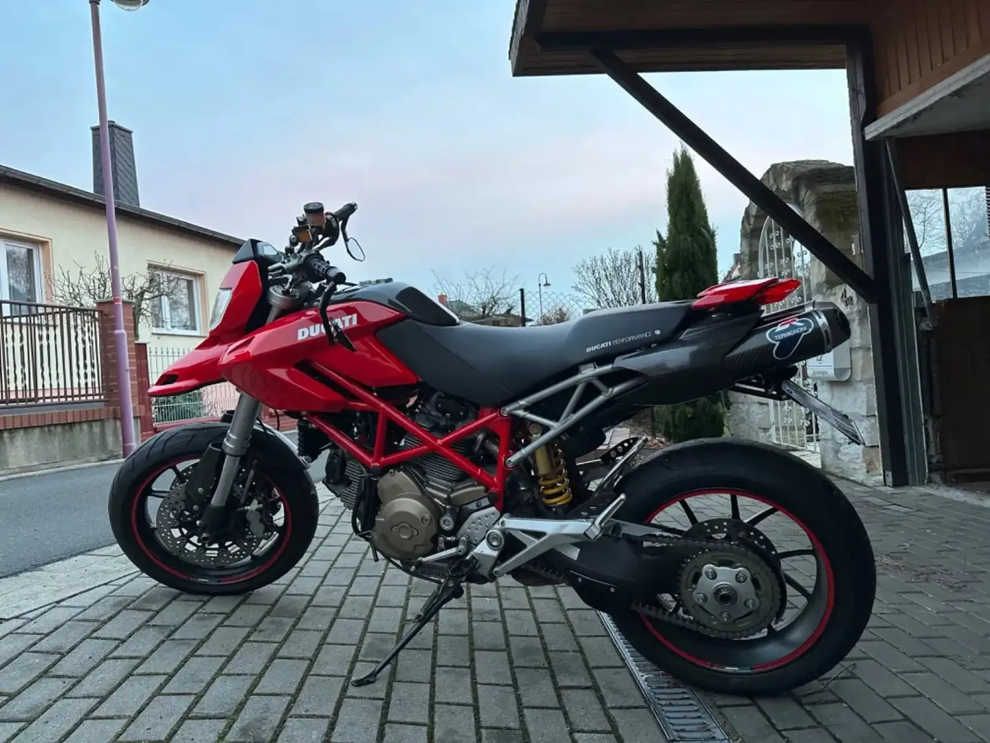 Ducati Hypermotard 1100 Rot - 1