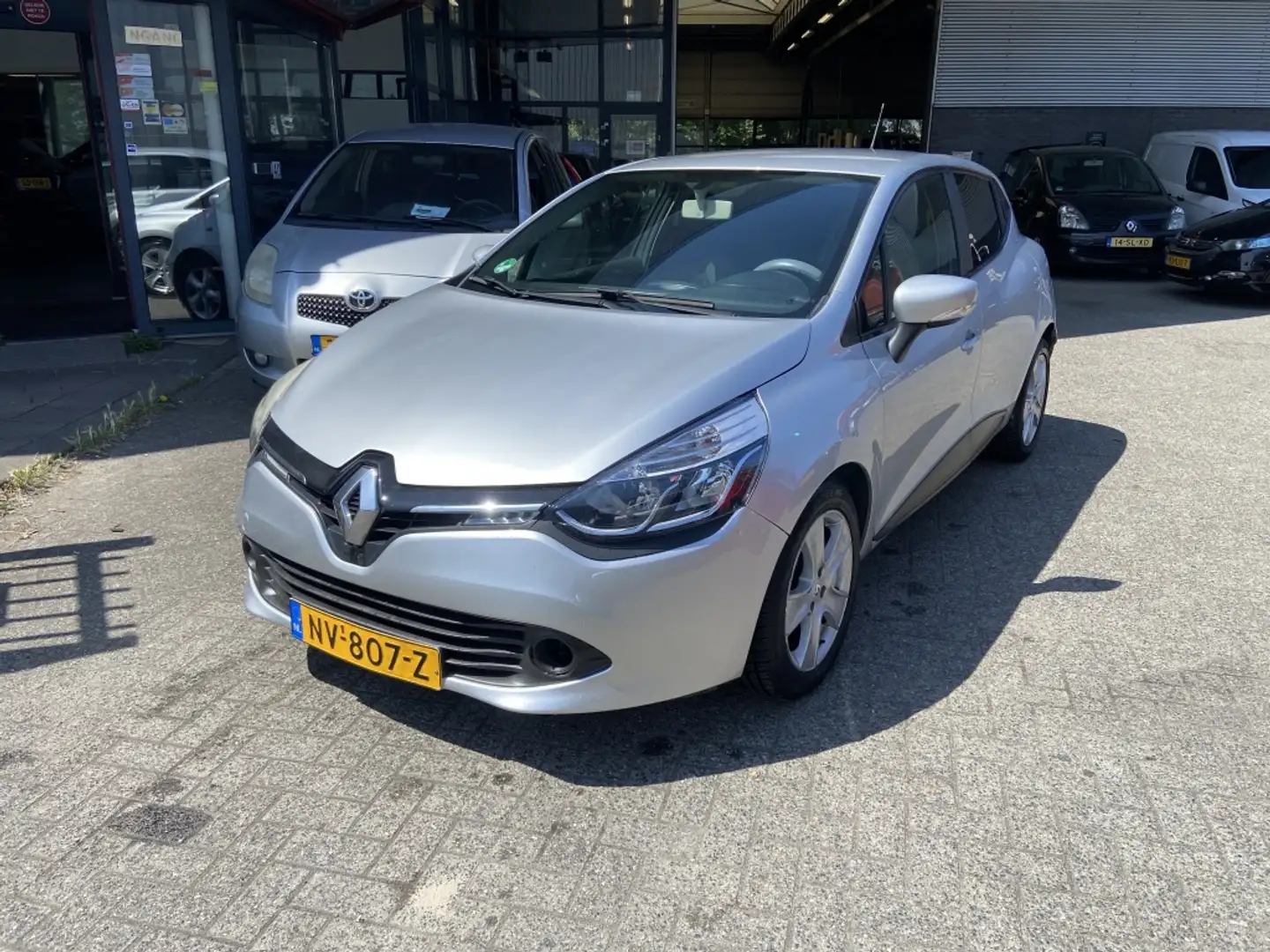 Renault Clio 1.5 dCi Authentique Gris - 1