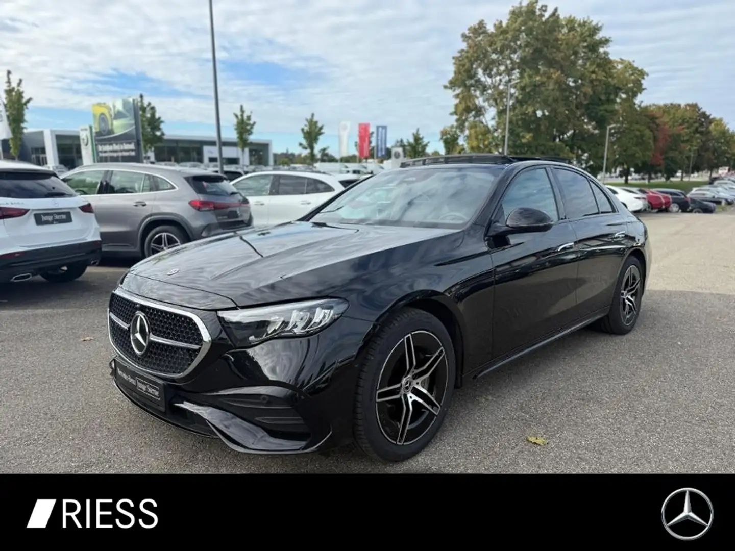 Mercedes-Benz E 300 e 4M AMG Sport Night Distr Pano W-Paket Kamera Schwarz - 1