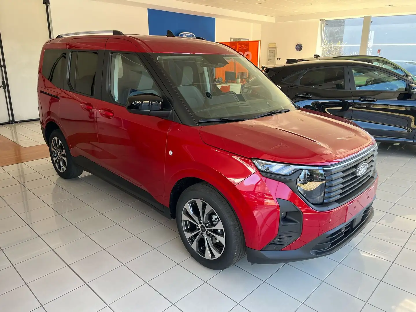 Ford Tourneo Courier 1.0 EcoBoost Titanium - 2