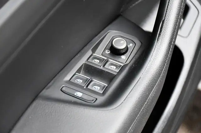 Volkswagen Passat view 8