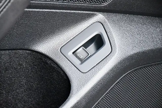 Volkswagen Passat view 10