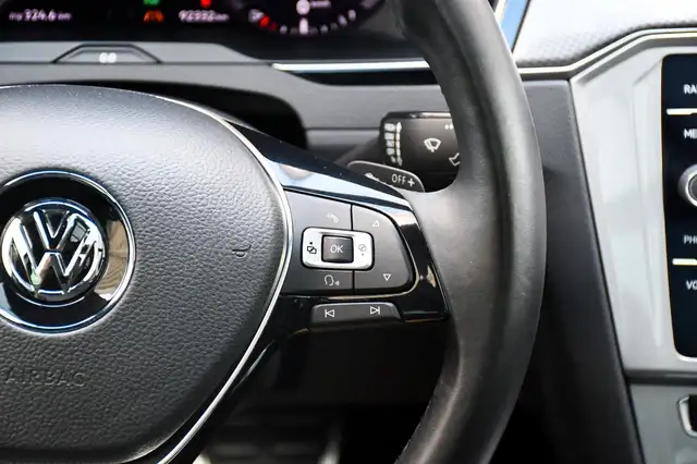Volkswagen Passat view 22