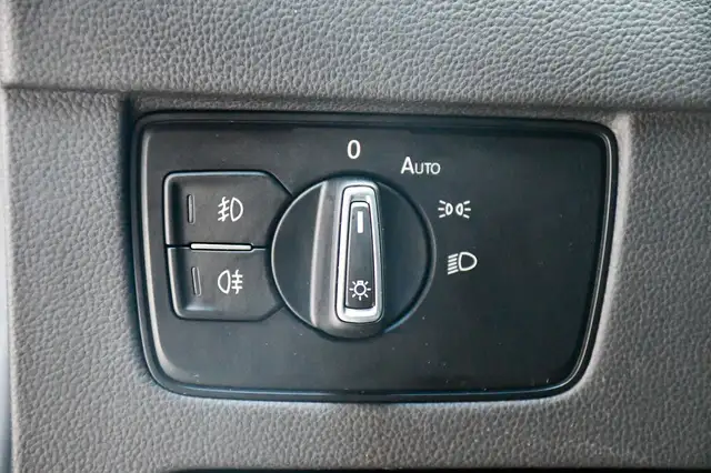Volkswagen Passat view 27