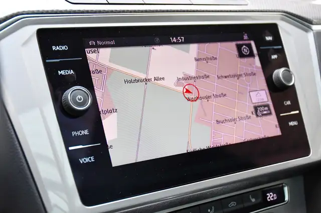 Volkswagen Passat view 29