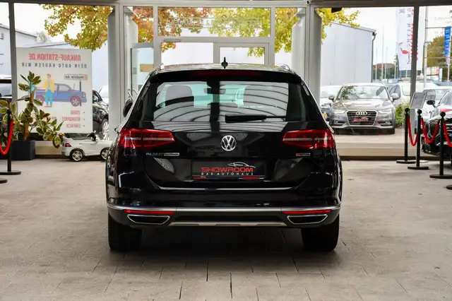 Volkswagen Passat view 6