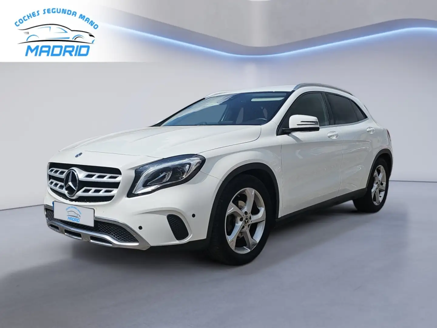 Mercedes-Benz GLA 180 7G-DCT Urban 7G-DCT Weiß - 1