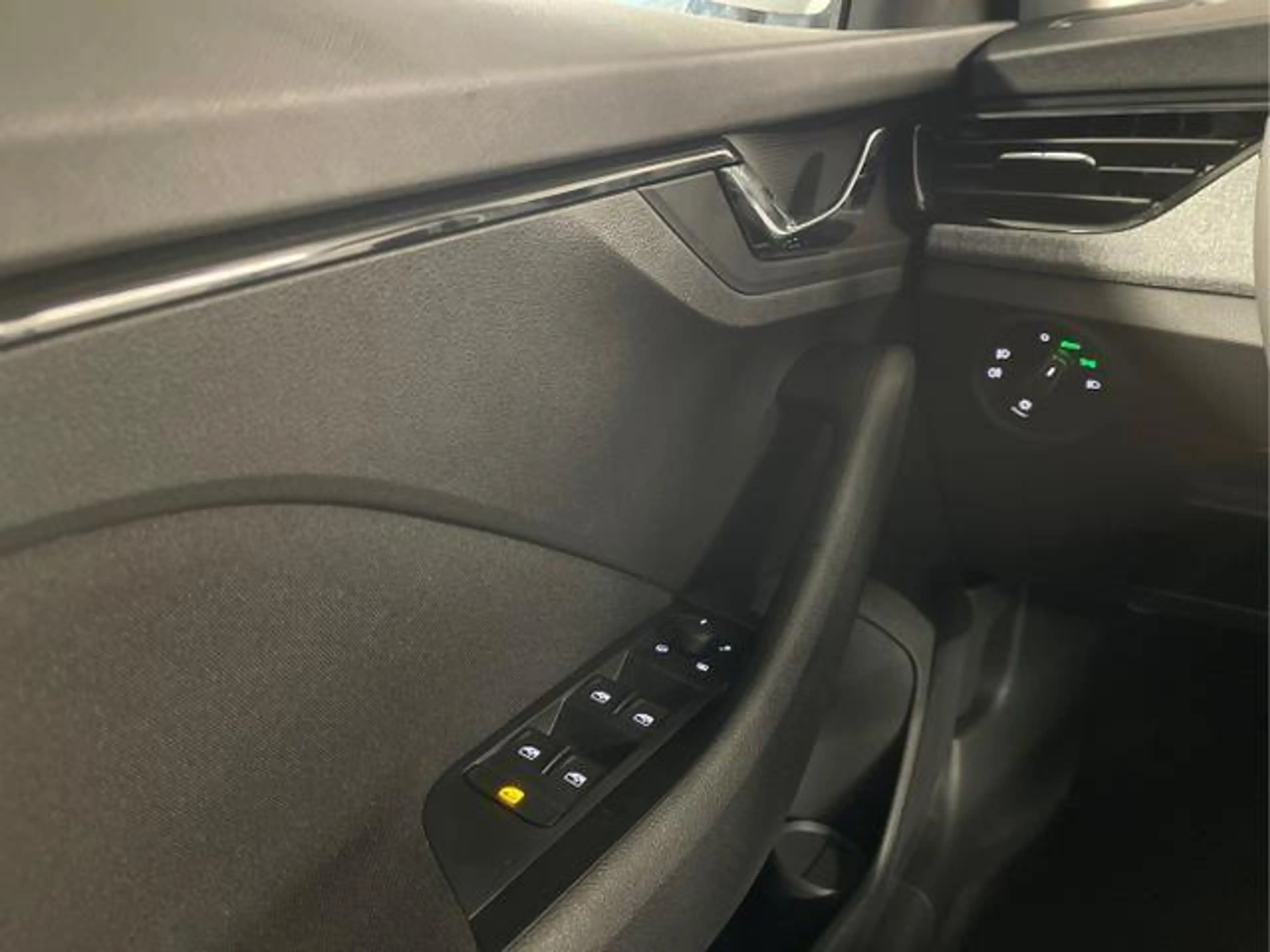 Skoda Kamiq Selection 1.0 TSI DSG Matrix+AHK+Kamera+Sunset+PDC — photo 9