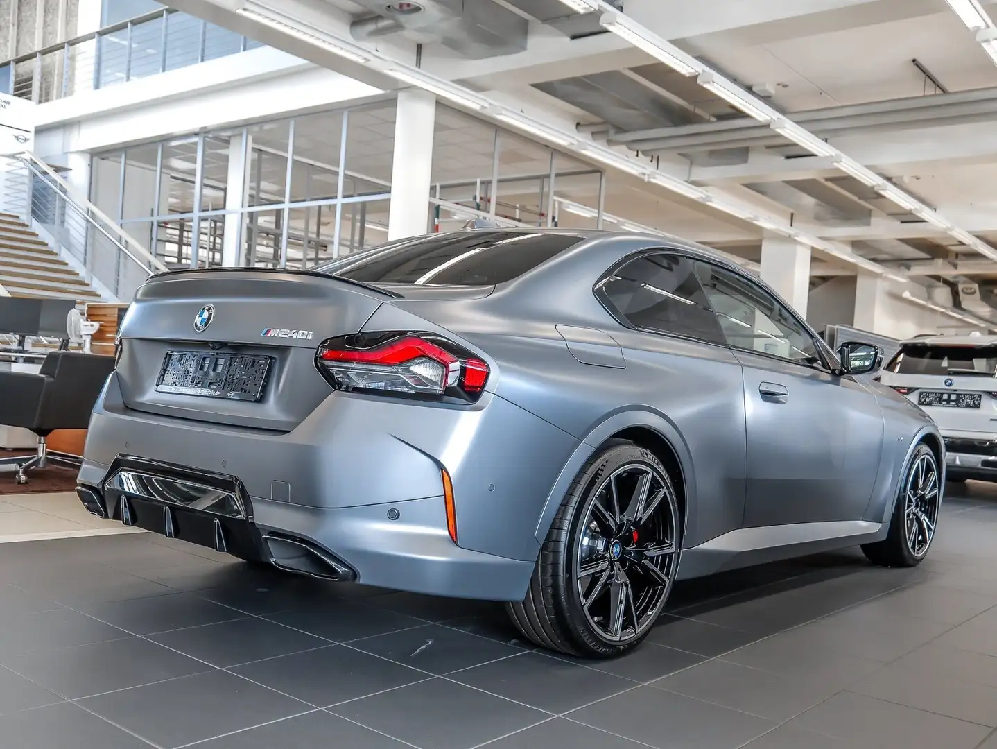 BMW 240 M240i xDrive MSport + Mtech. + Adap. MFahrw. Gri - 2