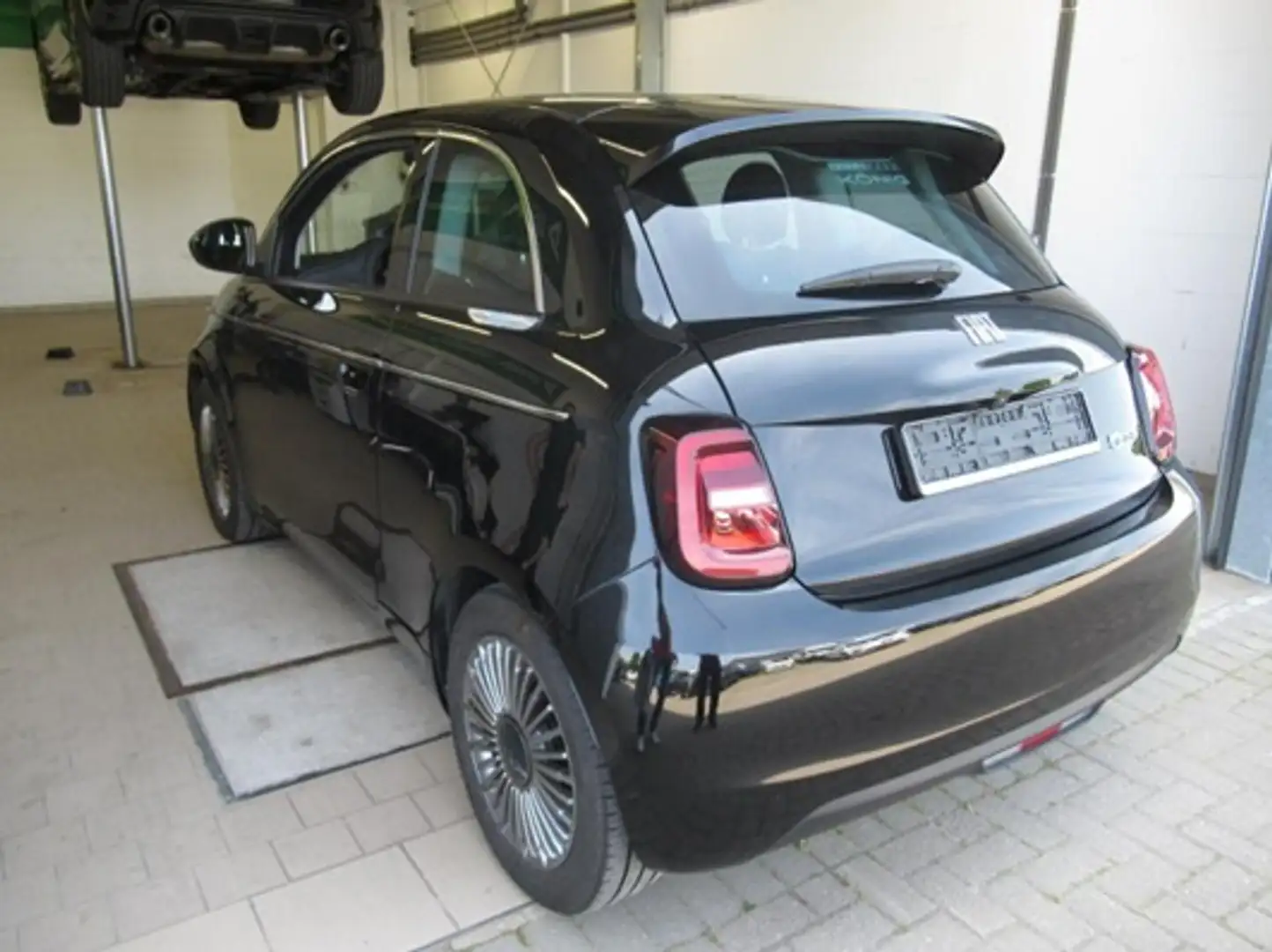 Fiat 500e Icon 118PS 42KWh Navi-Klimaautomatik Schwarz - 2