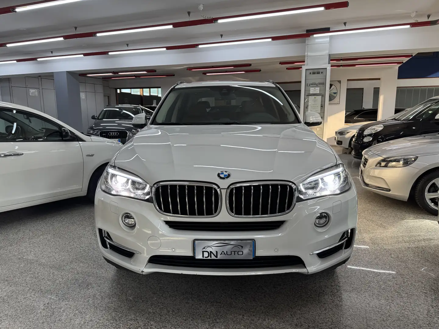 BMW X5 X5 F15 xdrive25d Luxury 231cv auto Bianco - 2