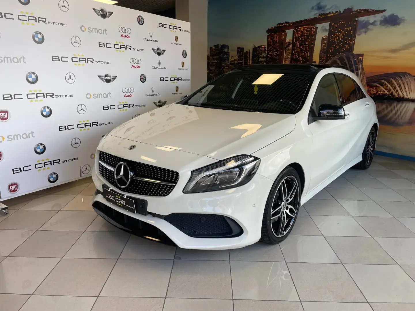 Mercedes-Benz A 180 d Auto Premium AMG *TETTO Blanc - 1