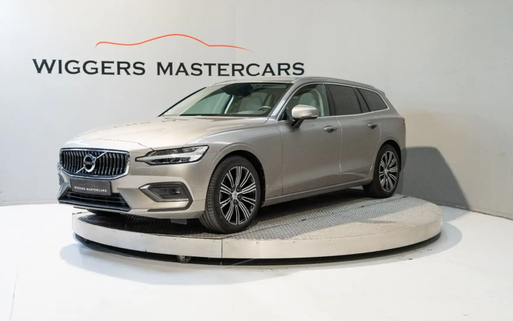 Volvo V60 2.0 163 PK (+ 11 PK elektrisch)Inscription Automaa Grau - 1