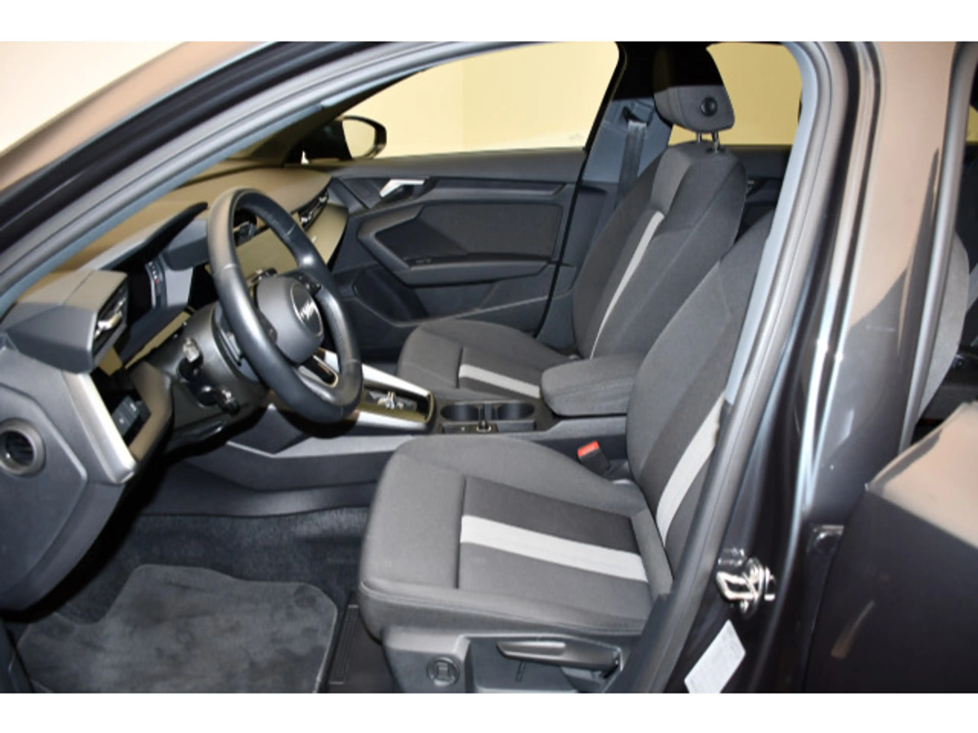 Audi A3 35 TFSI S-tronic advanced Tempo/Einparkhi — photo 3