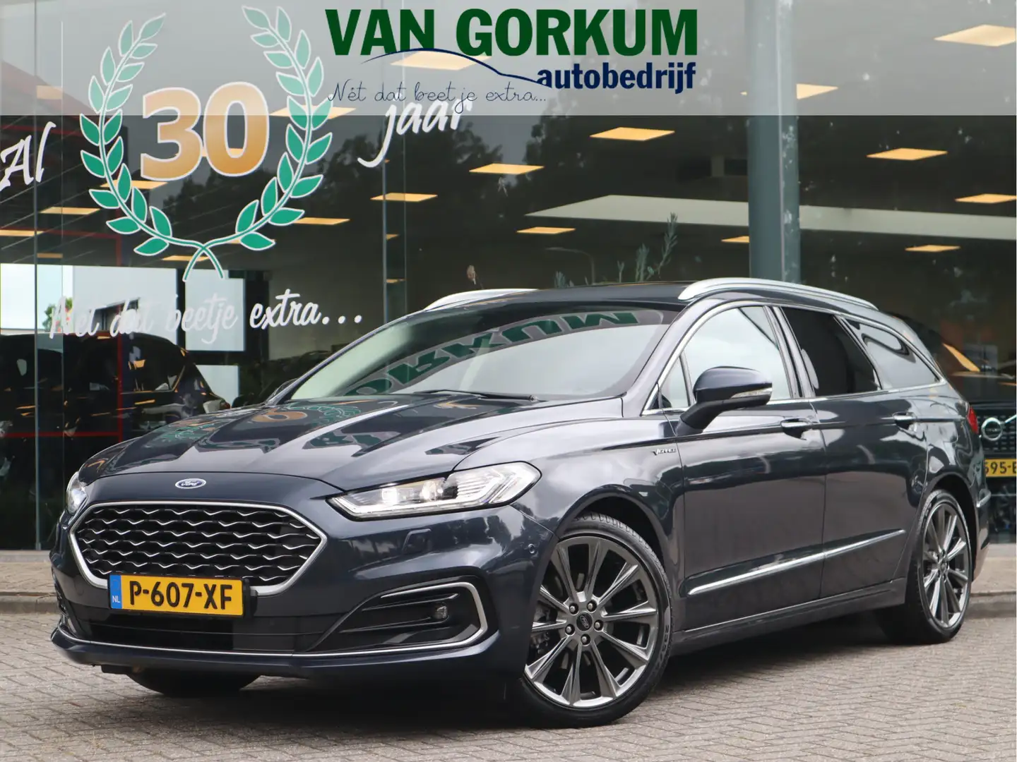 Ford Mondeo Wagon 2.0 IVCT HEV Vignale / Panoramadak Blauw - 1