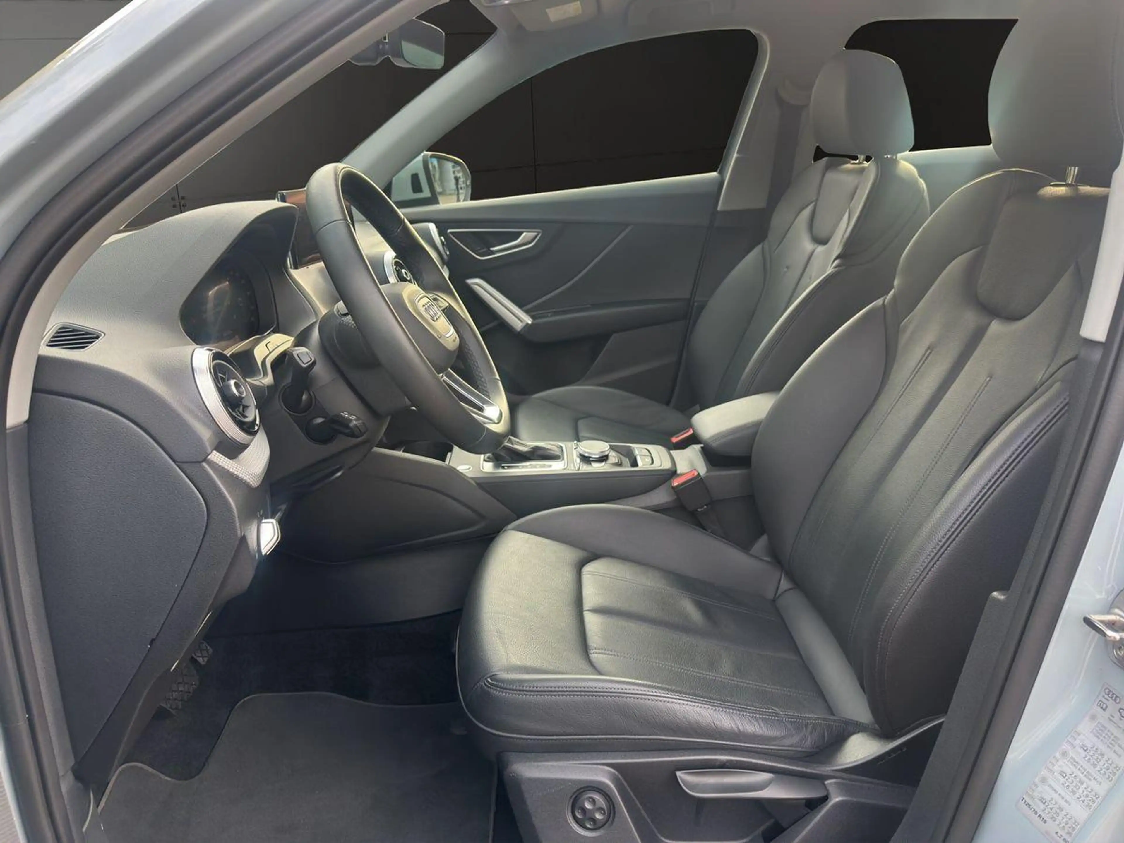 Audi Q2 2.0 TDI advanced S tronic LEDER  RFK AHK NAVI LED — photo 9