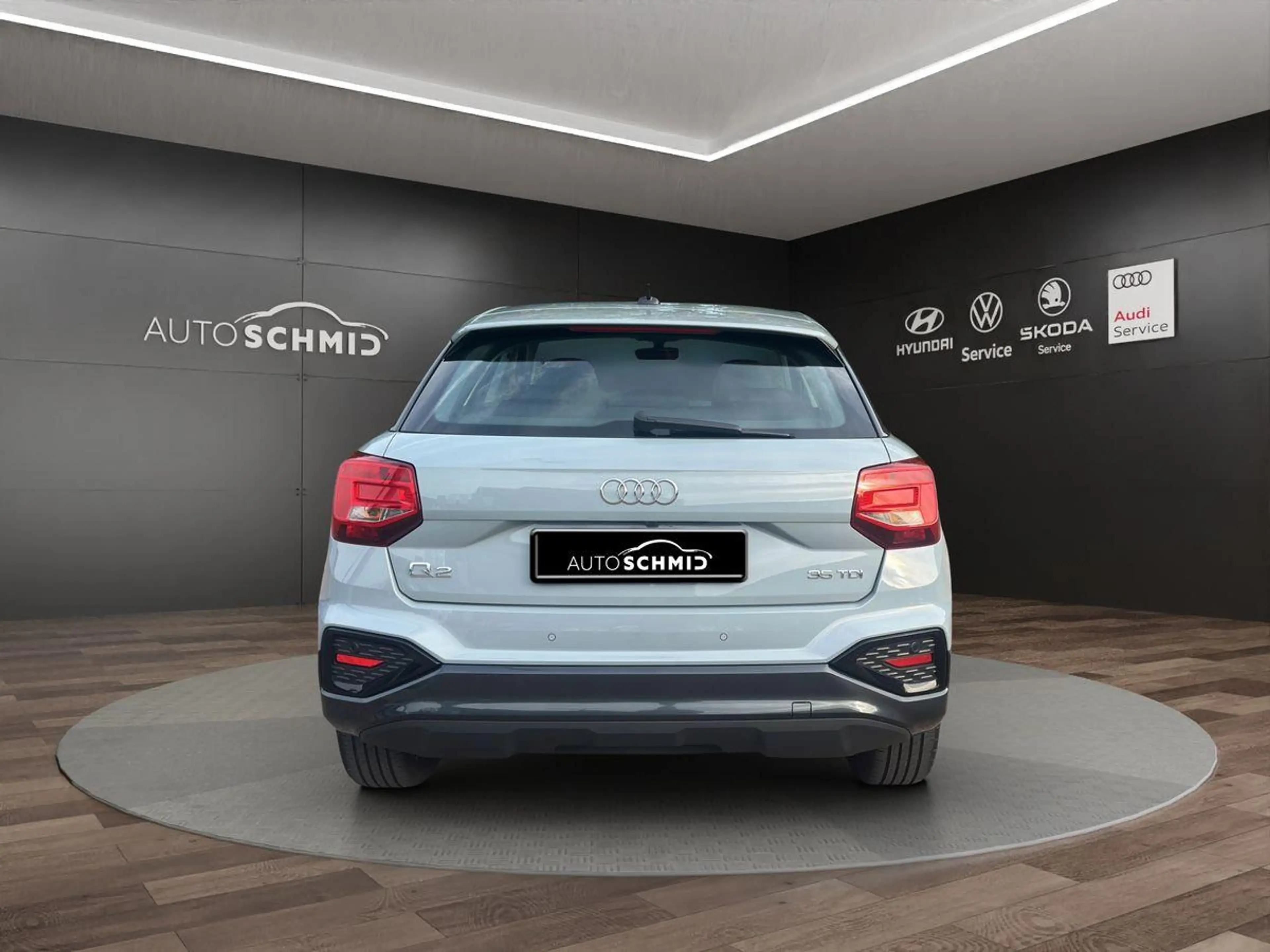 Audi Q2 2.0 TDI advanced S tronic LEDER  RFK AHK NAVI LED — photo 4
