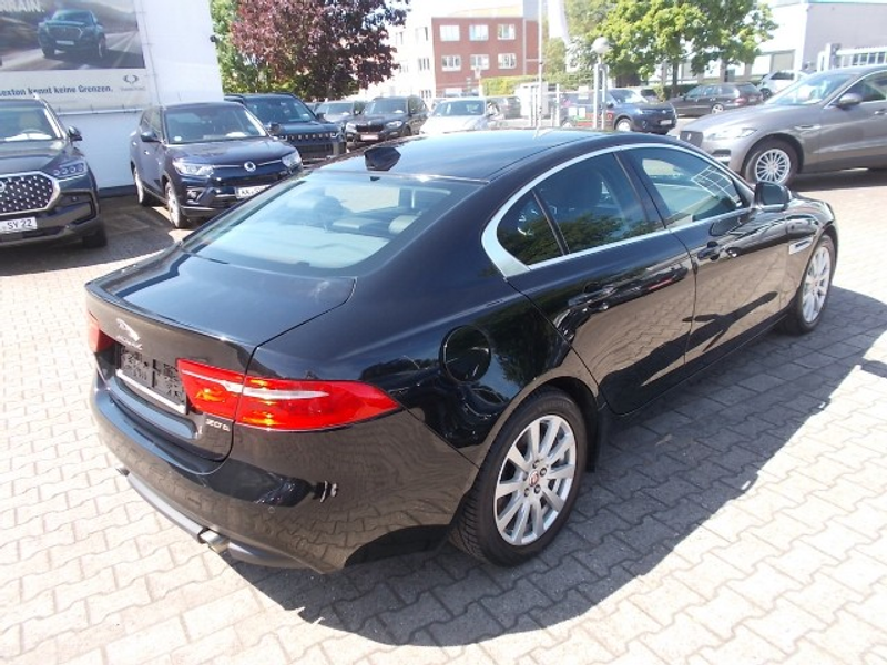 Jaguar XE 2.0 Prestige, Leder, Navi, Kamera, zus. WR — photo 5
