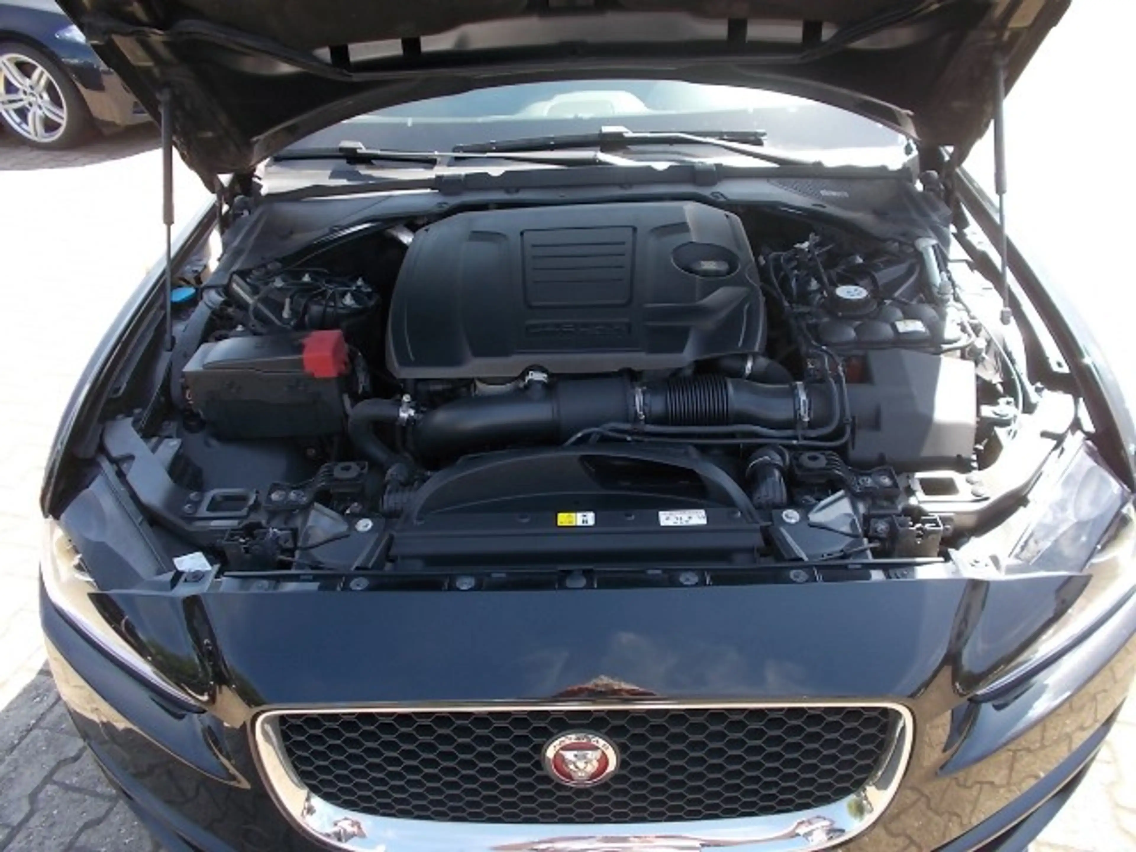 Jaguar XE 2.0 Prestige, Leder, Navi, Kamera, zus. WR — photo 10