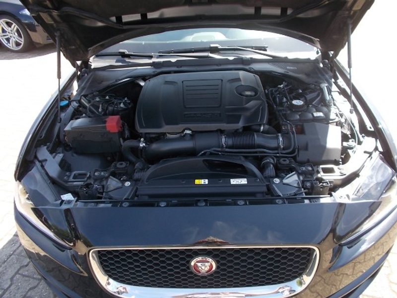Jaguar XE 2.0 Prestige, Leder, Navi, Kamera, zus. WR — photo 10