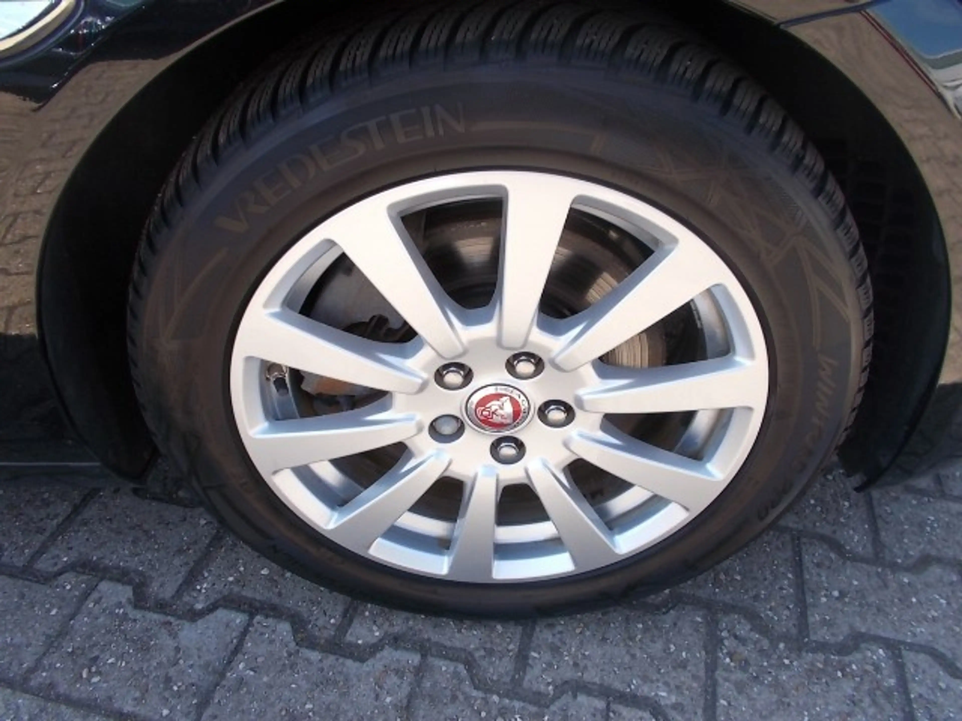 Jaguar XE 2.0 Prestige, Leder, Navi, Kamera, zus. WR — photo 9