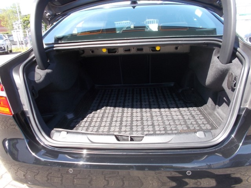 Jaguar XE 2.0 Prestige, Leder, Navi, Kamera, zus. WR — photo 13