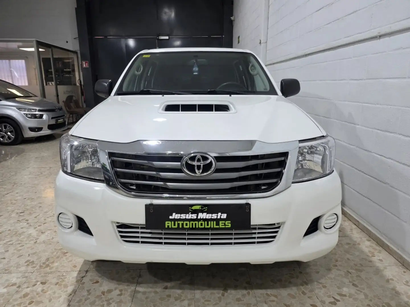 Toyota Hilux 2.5D-4D Cabina Doble VX 4x4 Blanco - 2
