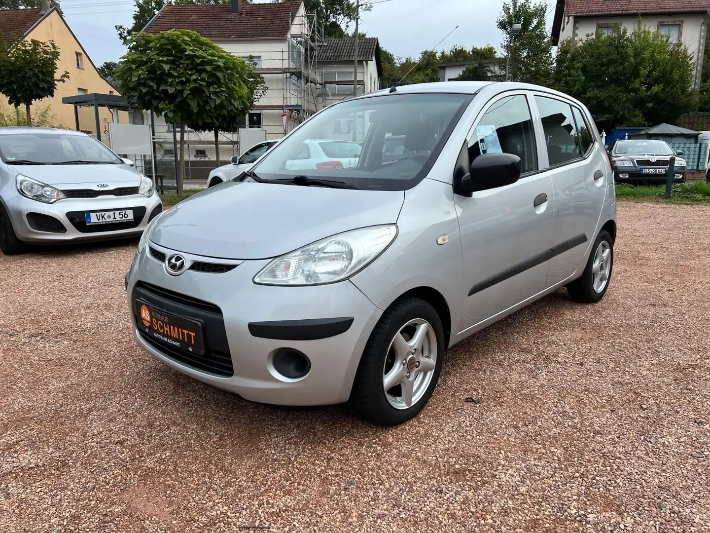 Hyundai i10 1.1 Edition Plus  TÜV NEU+ AUTOMATIK Grau - 1