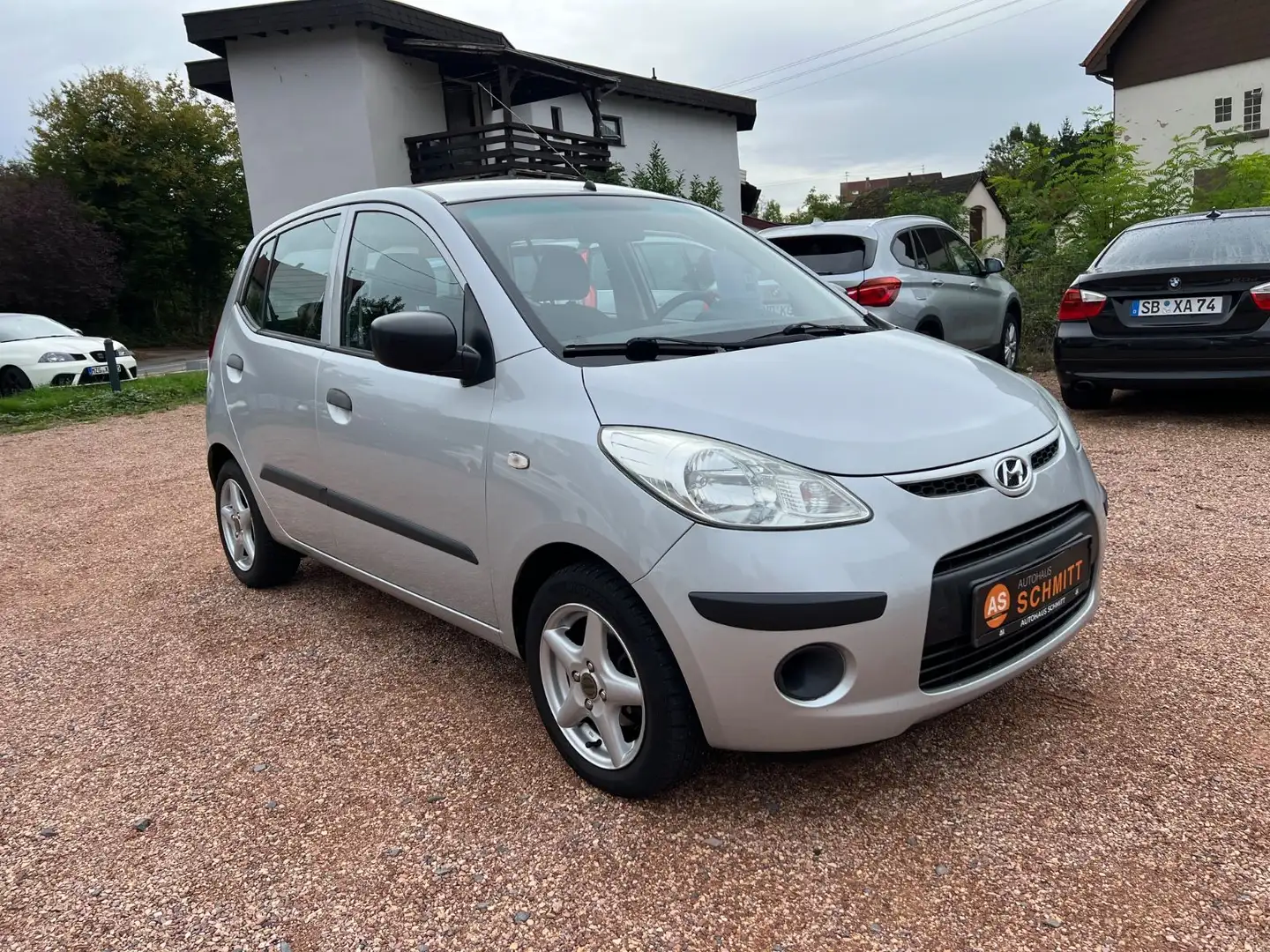 Hyundai i10 1.1 Edition Plus  TÜV NEU+ AUTOMATIK Grau - 2