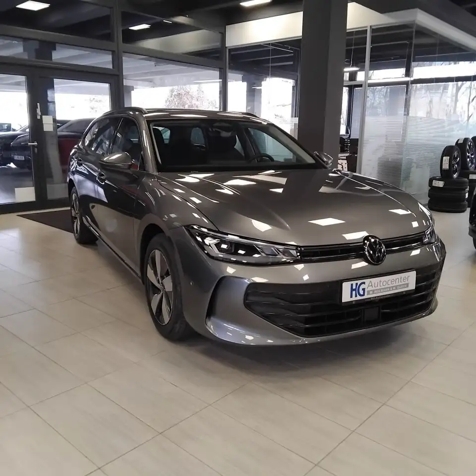 Volkswagen Passat Variant 1.5 TSI AHK LED Side ACC 5J.Gar. 10