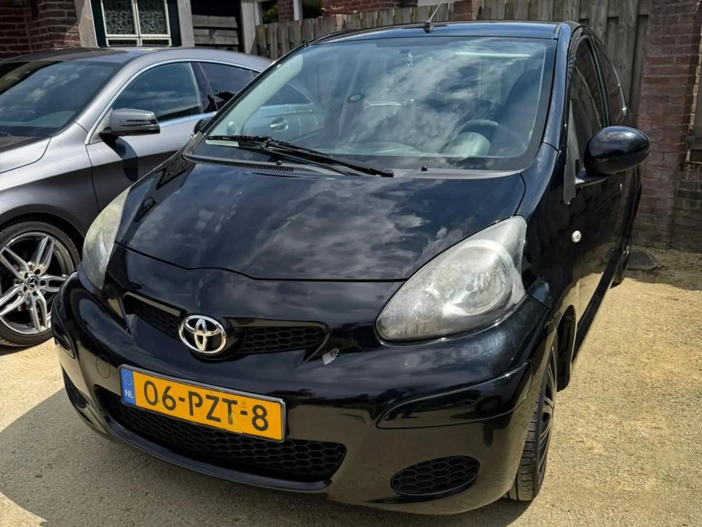 Toyota Aygo Aygo 1.0-12V Comfort Nav. Zwart - 1