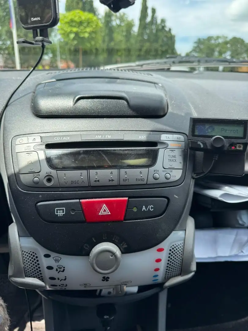 Toyota Aygo Aygo 1.0-12V Comfort Nav. Zwart - 2