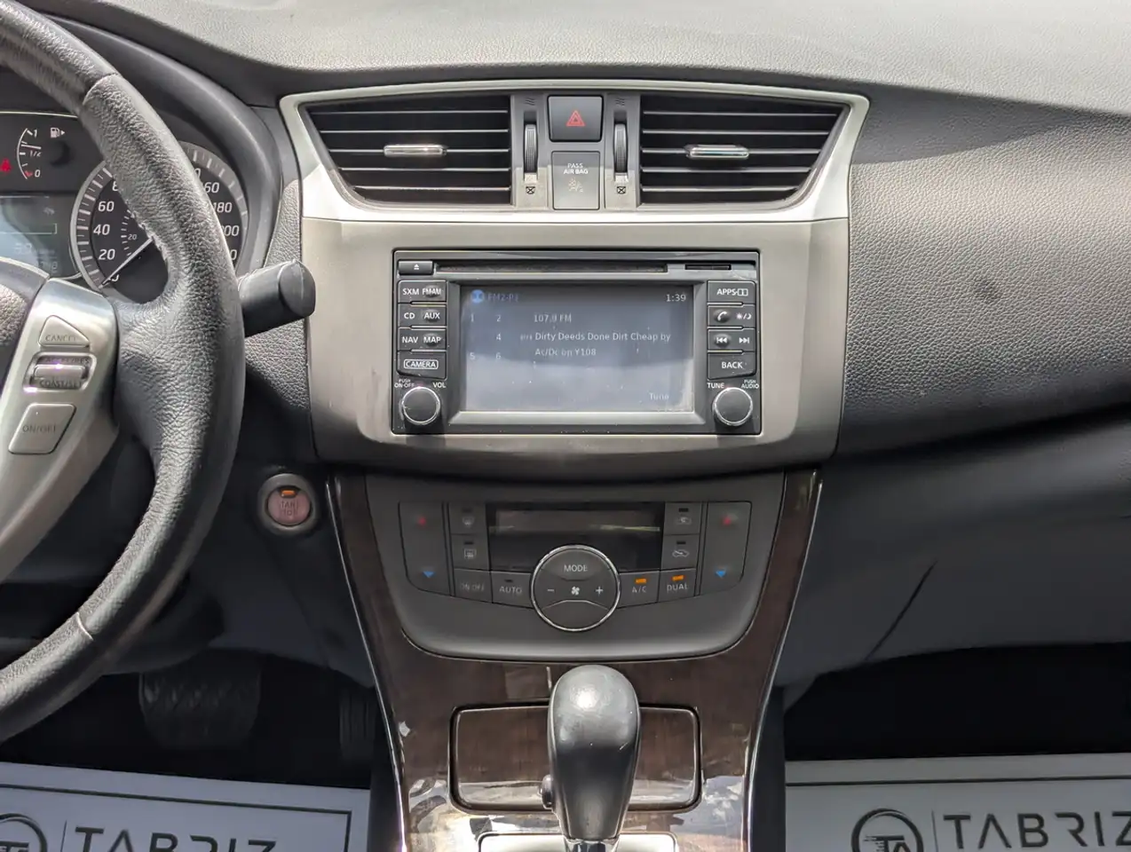 Nissan Sentra fotografie Nissan Sentra
