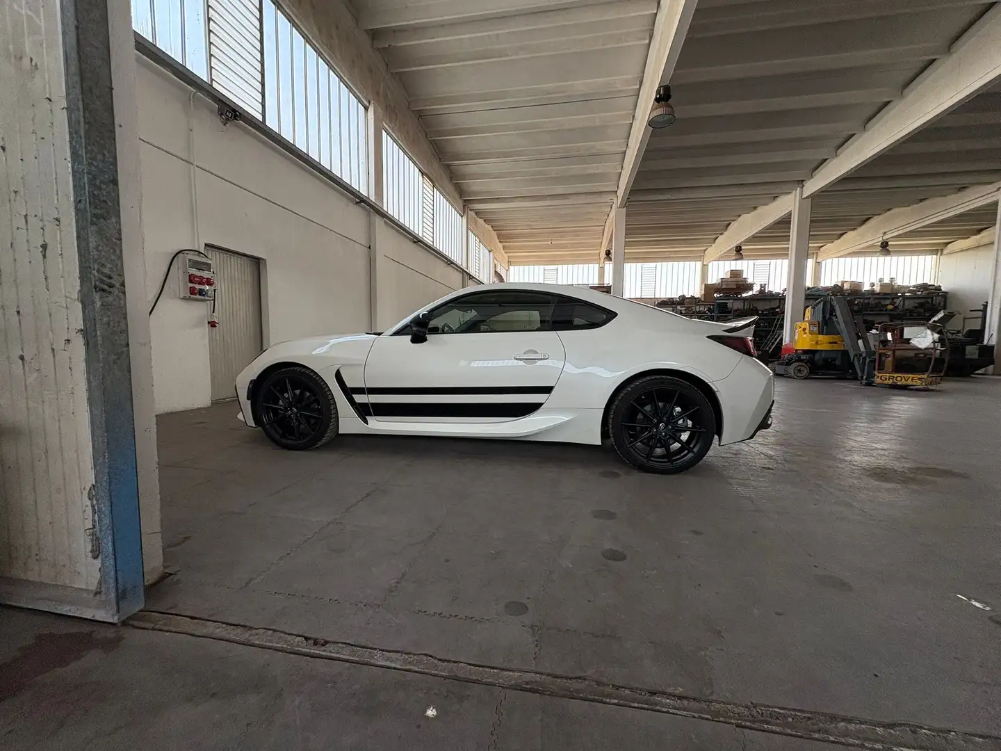 Toyota GR86 2.4 Premium Sport - 2