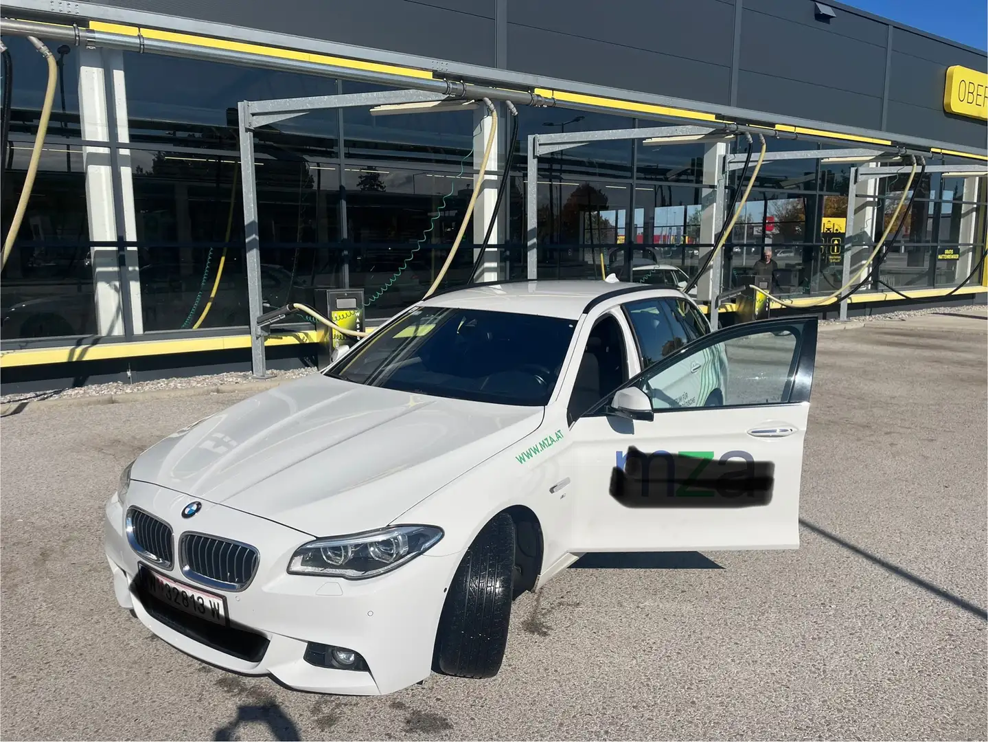 BMW 535 535d xDrive Ö-Touring Aut. Österreich-Paket Weiß - 2