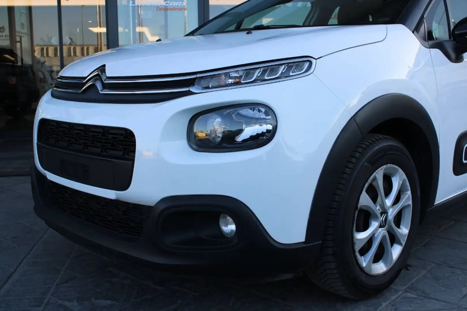 Citroen C3 1.2 puretech Feel s&s 83cv con CarPlay Bianco - 2