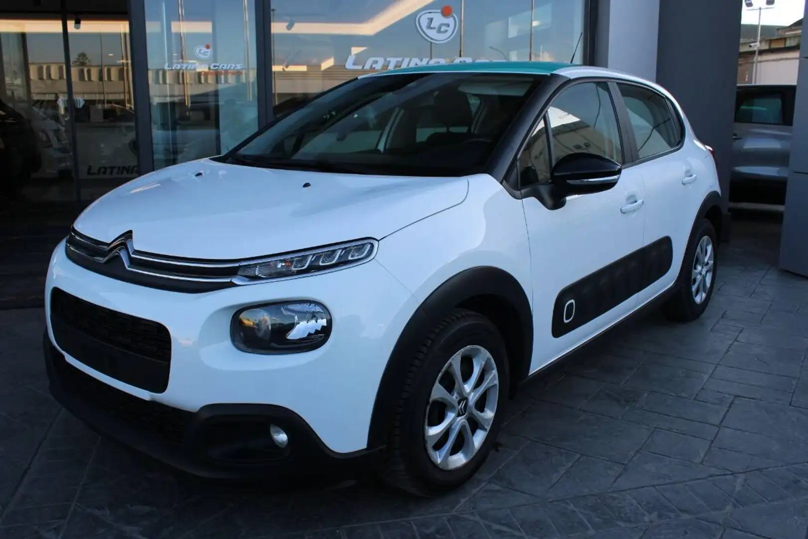 Citroen C3 1.2 puretech Feel s&s 83cv con CarPlay Bianco - 1