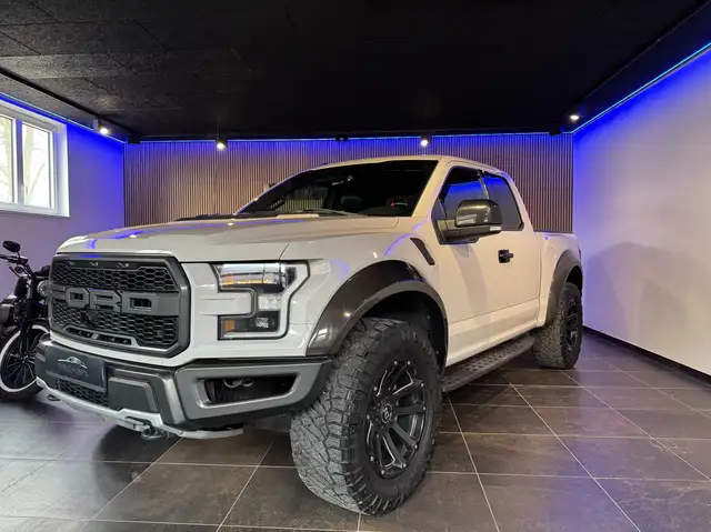 Ford F 150 RAPTOR Ansicht 3