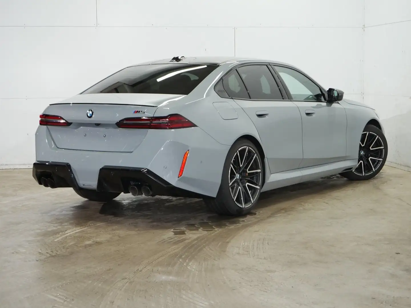 BMW M5 Limousine Panorama Driving+Parkingassist B/W HiFi Grau - 2