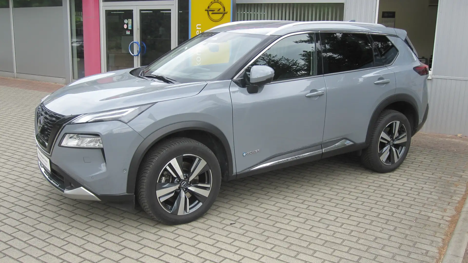 Nissan X-Trail 1.5 VC-T e-POWER Tekna Grijs - 1